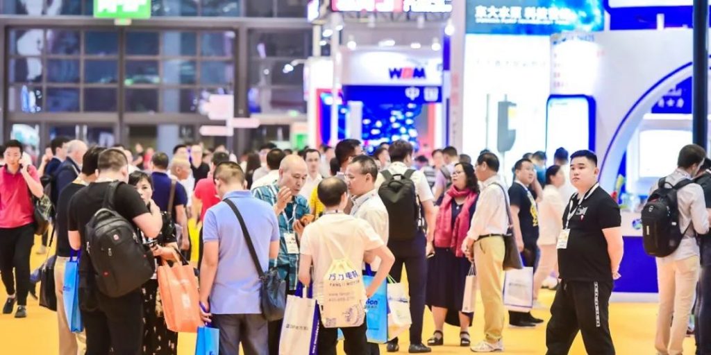 總理帶頭喝“下水道水”，新加坡為何被逼至如此？-